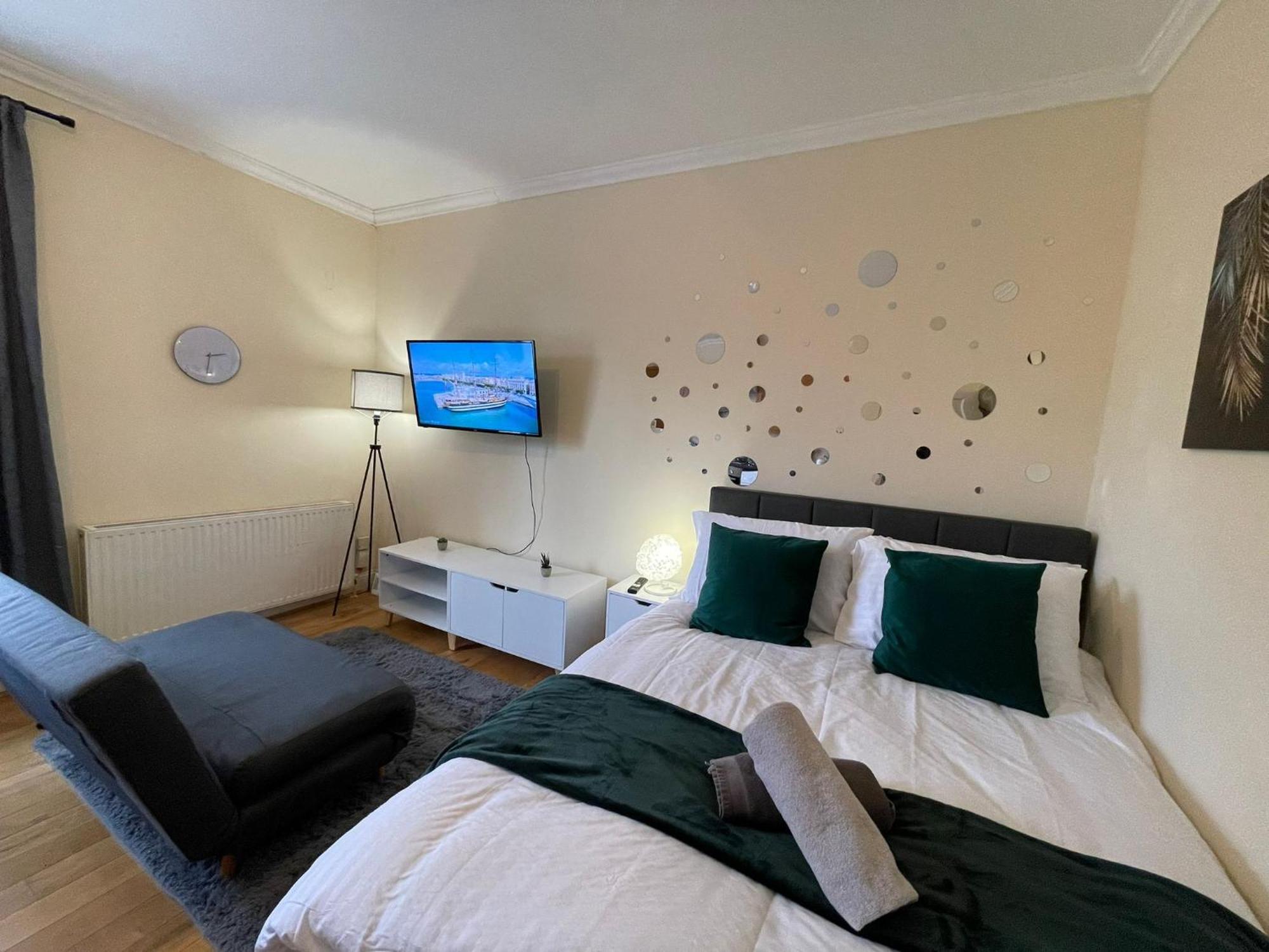 The Islington Hub Apartment London Bagian luar foto