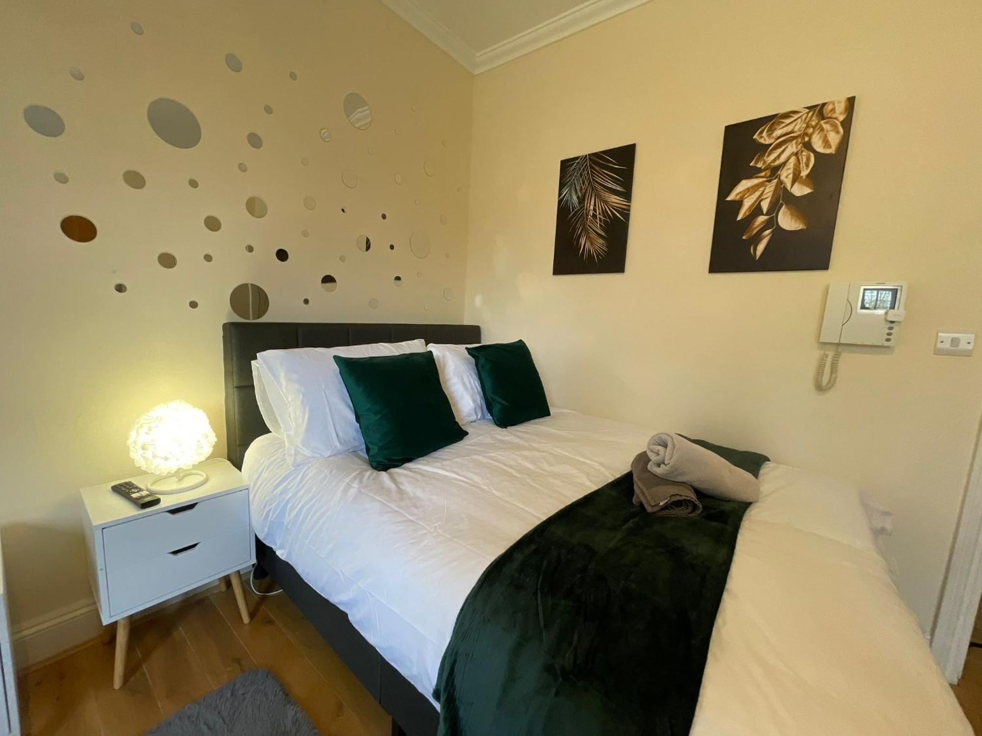 The Islington Hub Apartment London Bagian luar foto